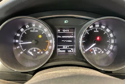 Musta Skoda Superb 2015 kuva 31.