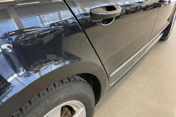 Musta Skoda Superb 2015 kuva 36.