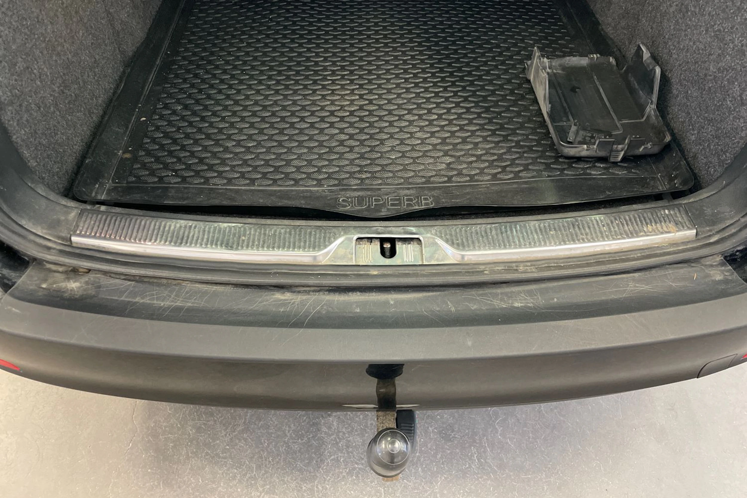 Musta Skoda Superb 2015 kuva 37.