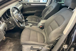 Musta Skoda Superb 2015 kuva 40.