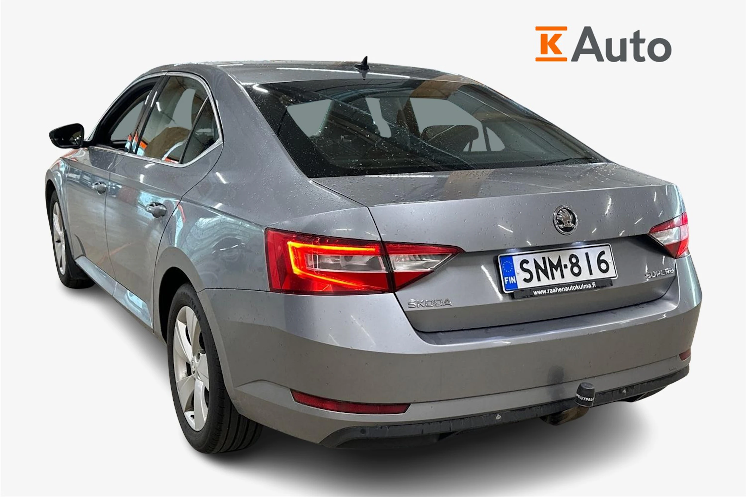 harmaa Skoda Superb 2015 kuva 2.