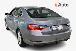 harmaa Skoda Superb 2015 kuva 2.