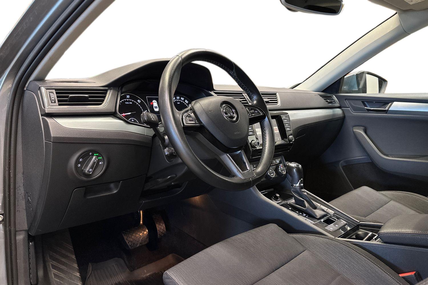 Skoda Superb 2015, kuva 6/25