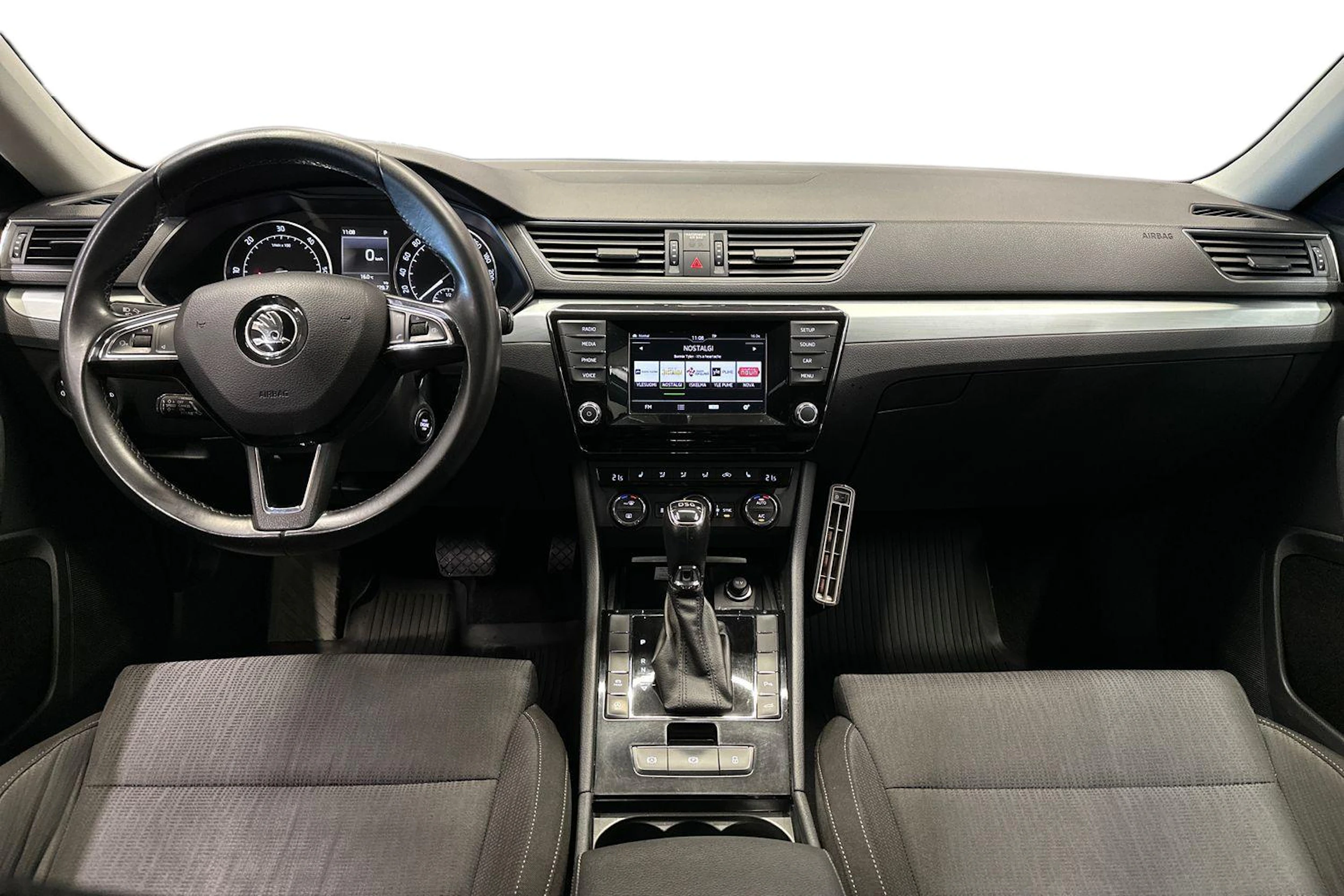 harmaa Skoda Superb 2015 kuva 7.