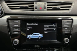 harmaa Skoda Superb 2015 kuva 12.