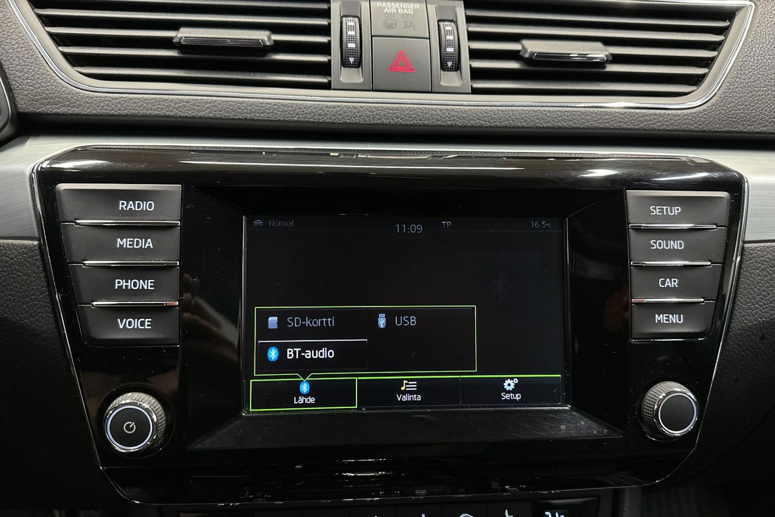 harmaa Skoda Superb 2015 kuva 14.