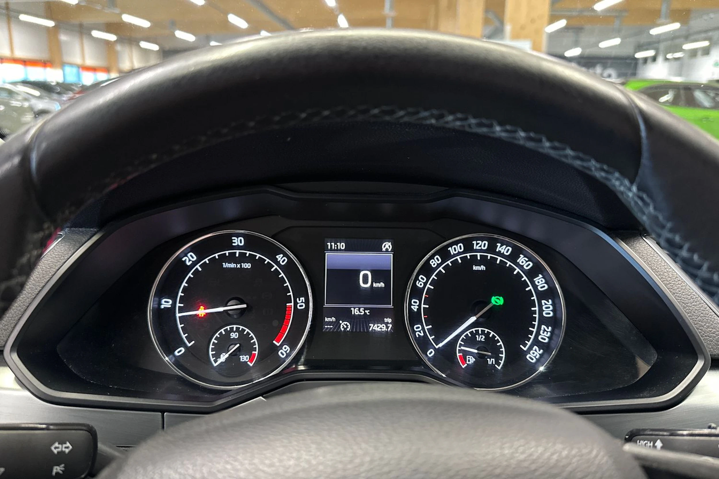 harmaa Skoda Superb 2015 kuva 17.