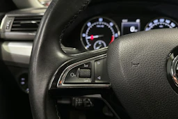 harmaa Skoda Superb 2015 kuva 19.