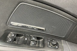 valkoinen Skoda Superb 2015 kuva 16.