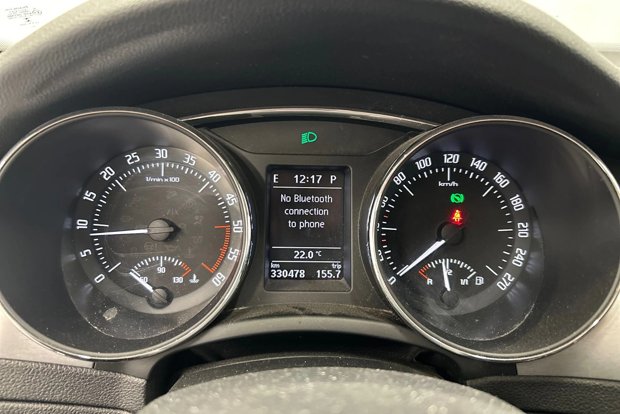 valkoinen Skoda Superb 2015 kuva 17.