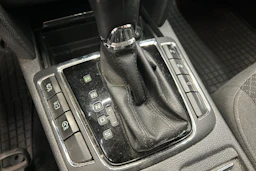 valkoinen Skoda Superb 2015 kuva 23.