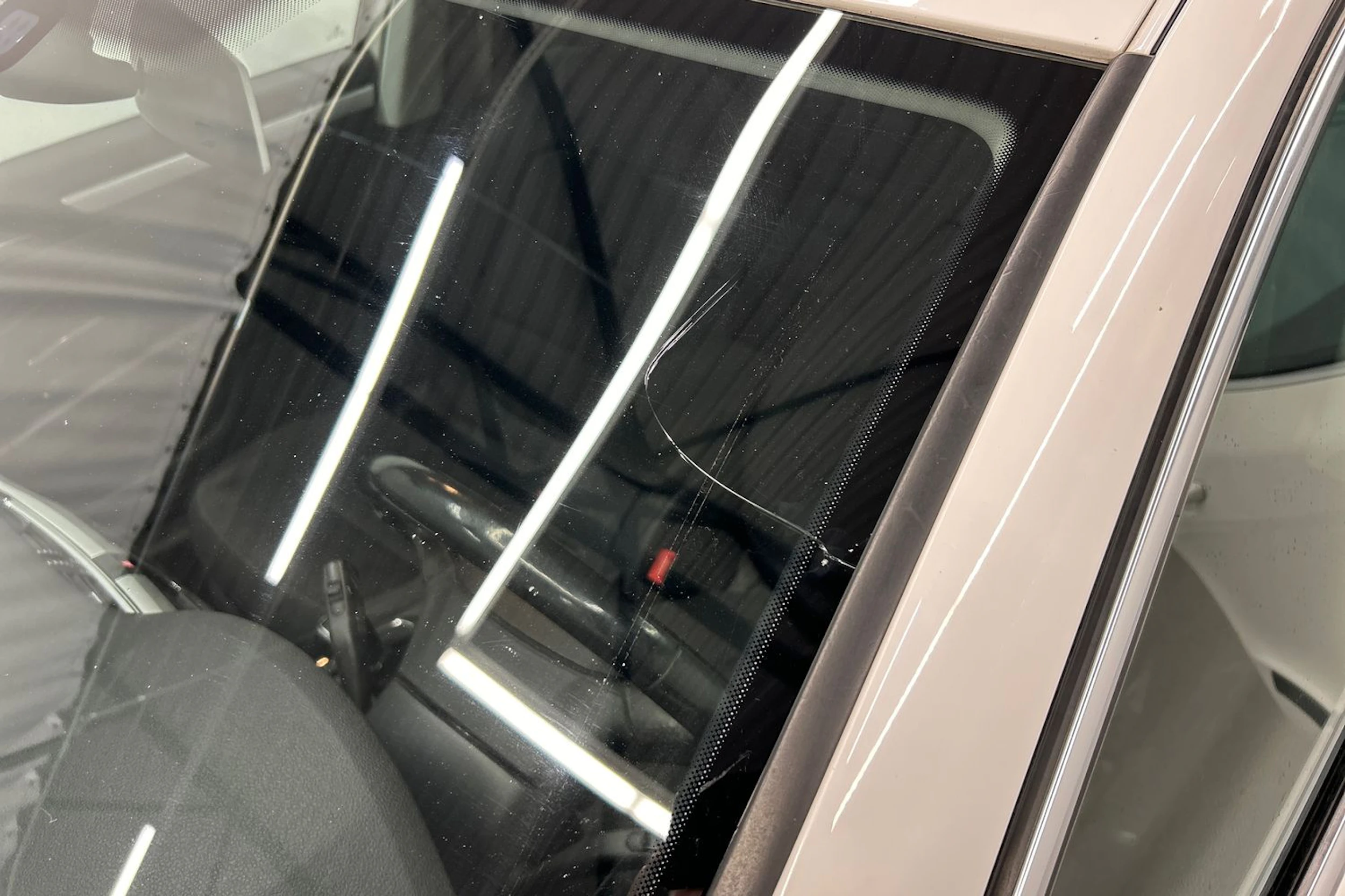 valkoinen Skoda Superb 2015 kuva 26.
