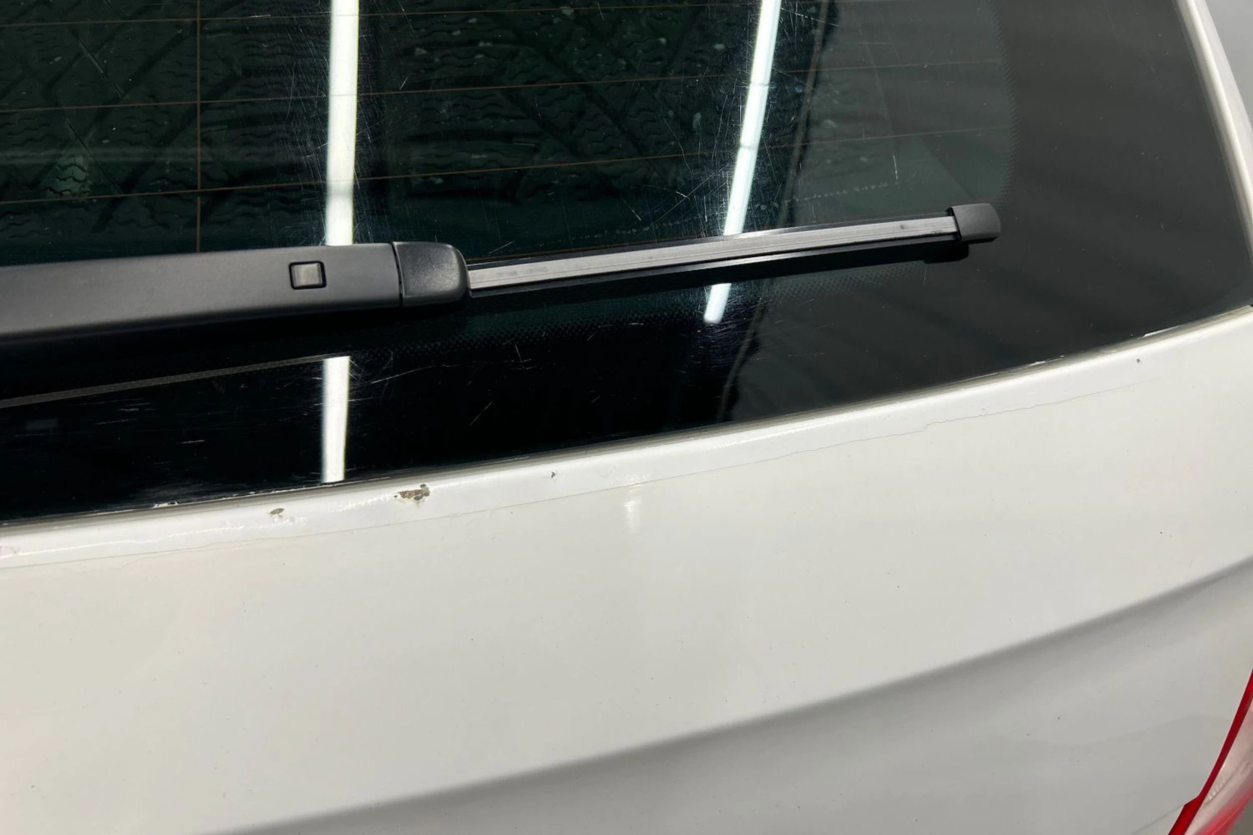 valkoinen Skoda Superb 2015 kuva 34.