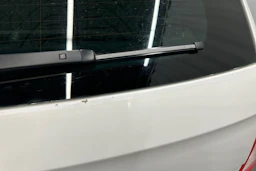 valkoinen Skoda Superb 2015 kuva 34.