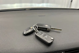 valkoinen Skoda Superb 2015 kuva 38.