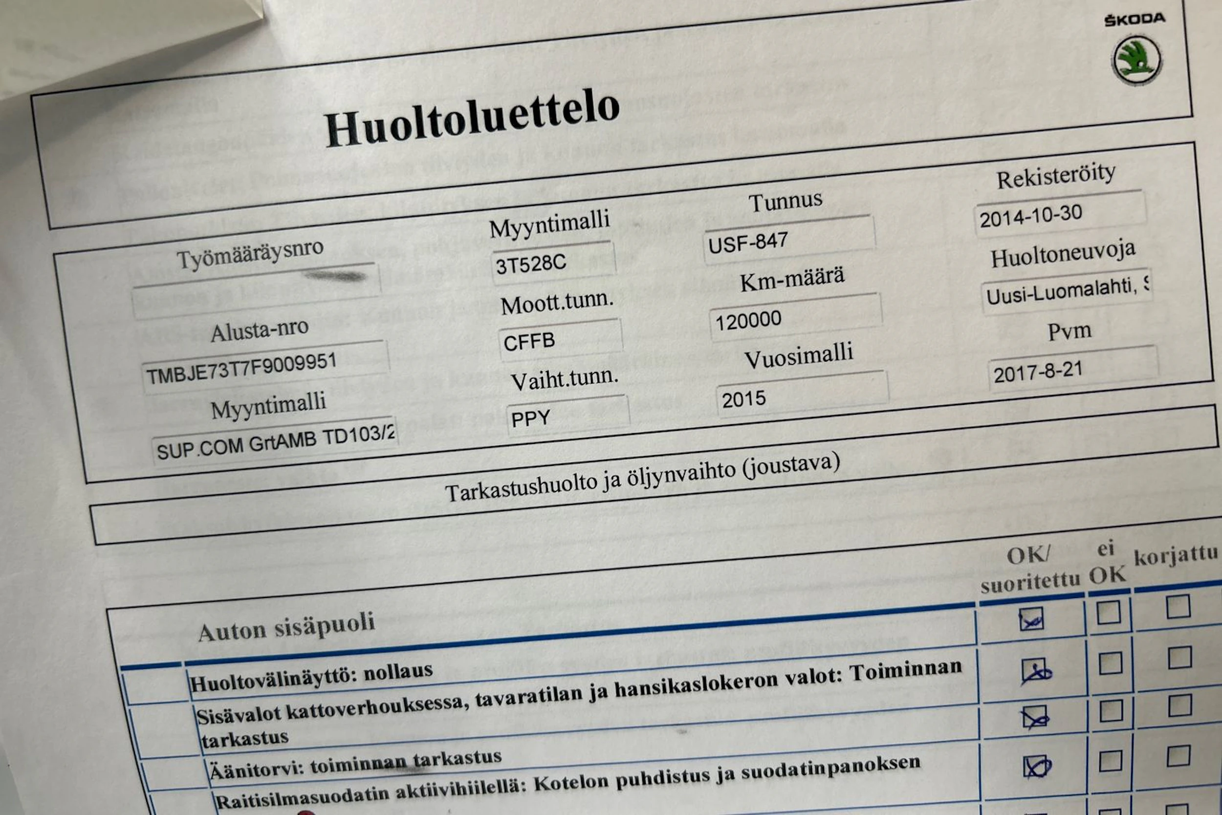 valkoinen Skoda Superb 2015 kuva 42.