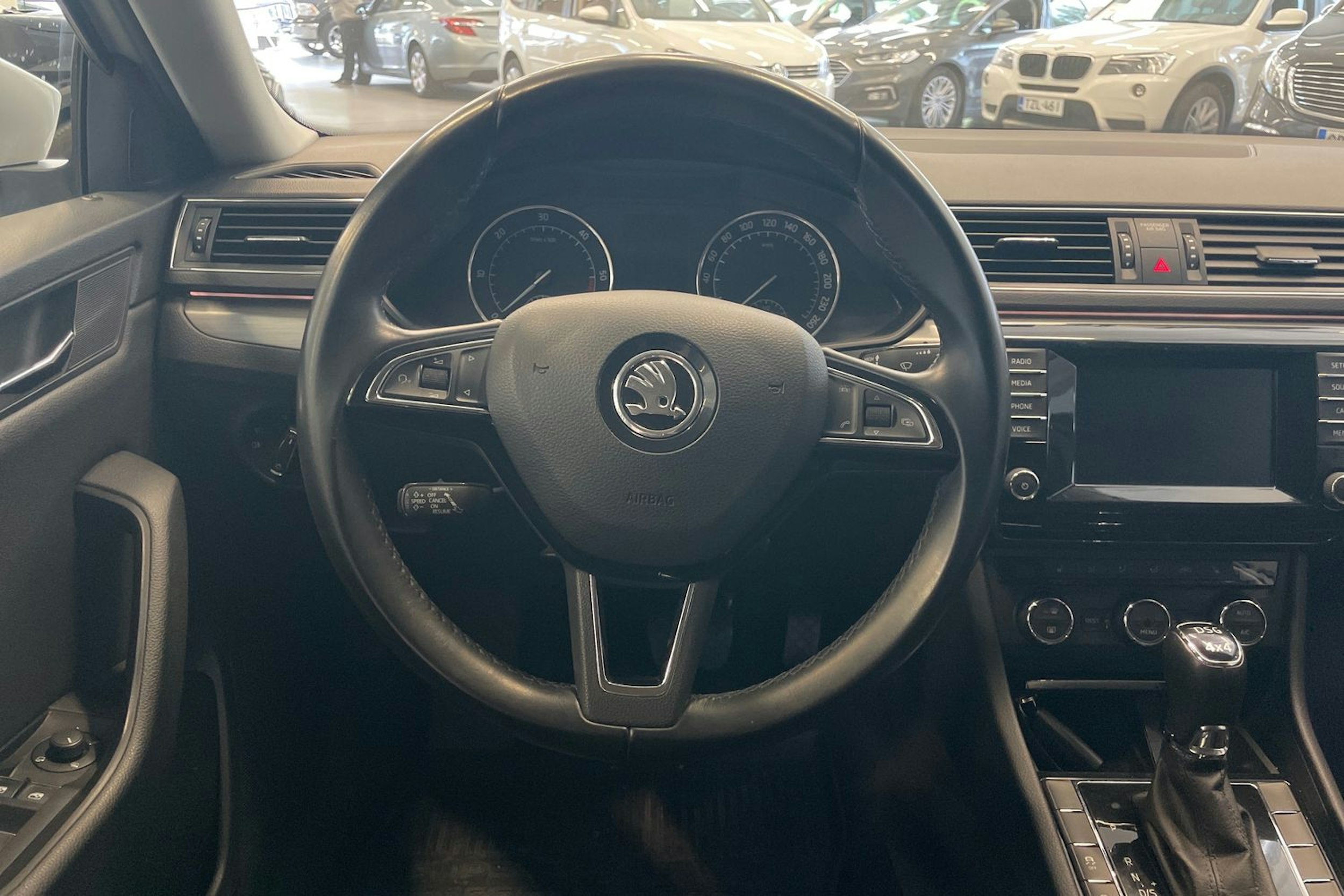 met. hopea Skoda Superb 2016 kuva 21.