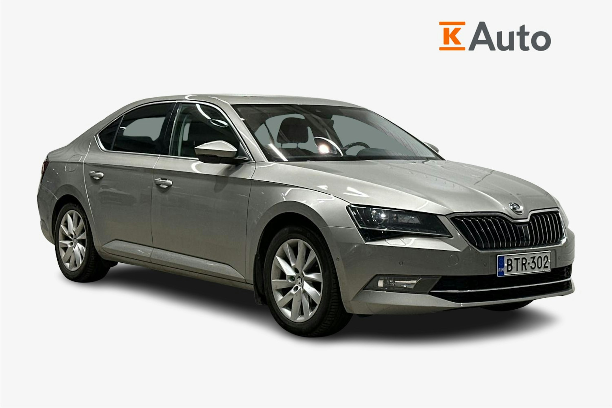 ruskea (beige) Skoda Superb 2016 kuva 1.