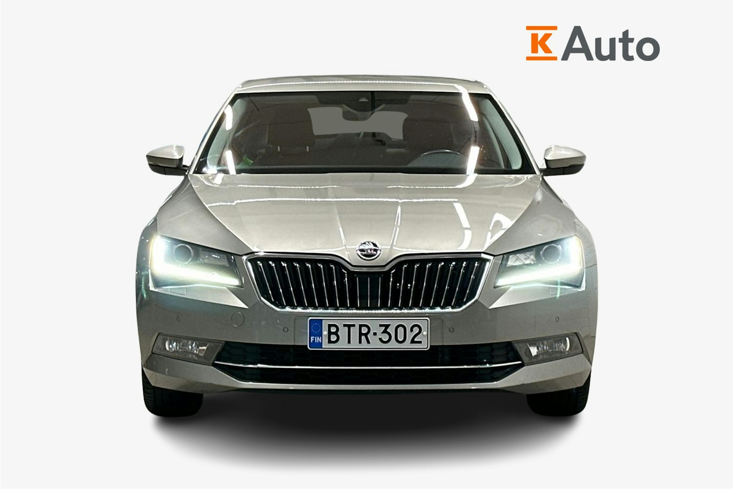 ruskea (beige) Skoda Superb 2016 kuva 4.