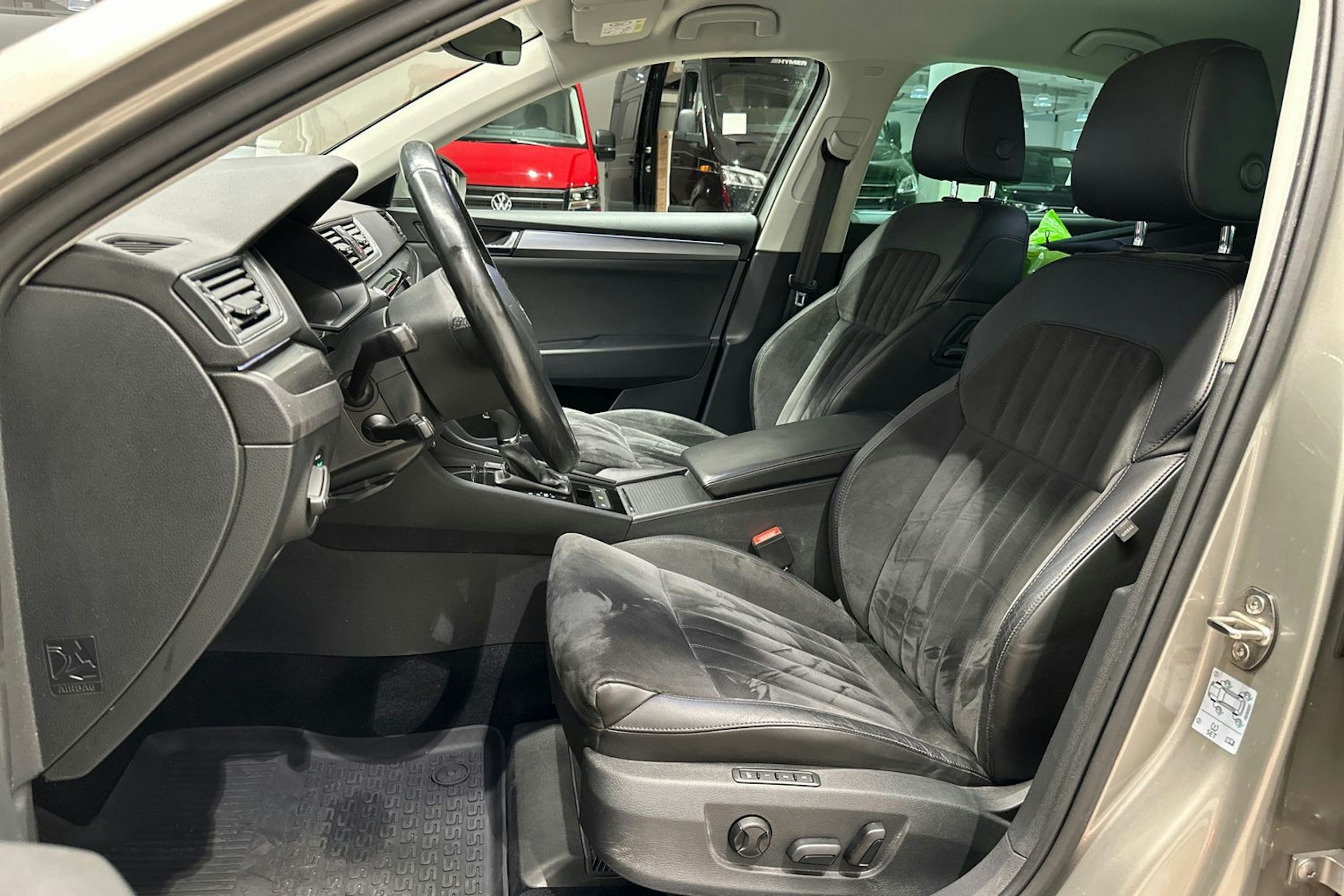ruskea (beige) Skoda Superb 2016 kuva 8.