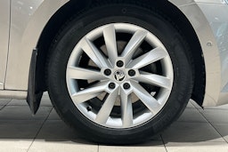 ruskea (beige) Skoda Superb 2016 kuva 9.