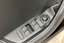 ruskea (beige) Skoda Superb 2016 kuva 11.