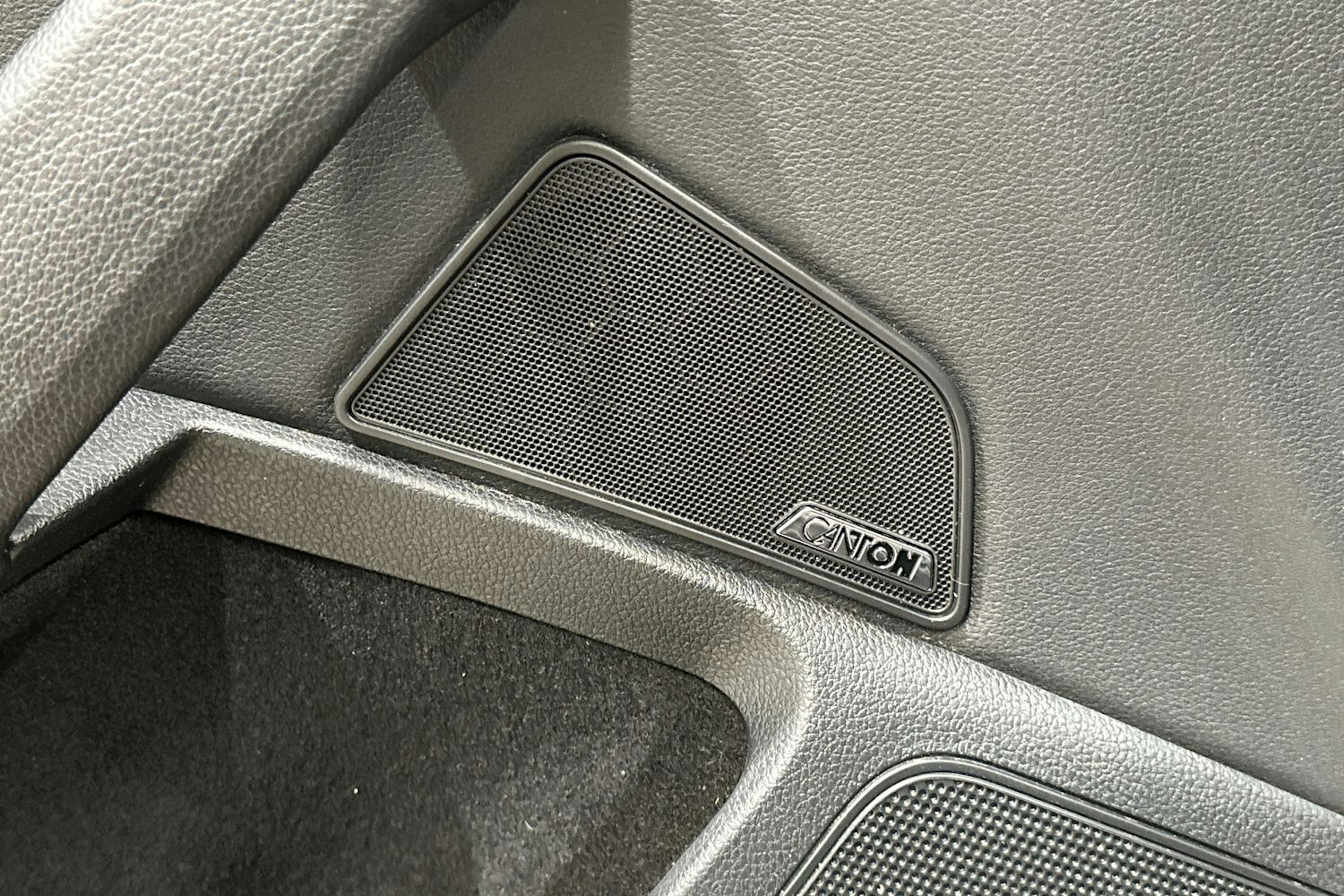 ruskea (beige) Skoda Superb 2016 kuva 12.