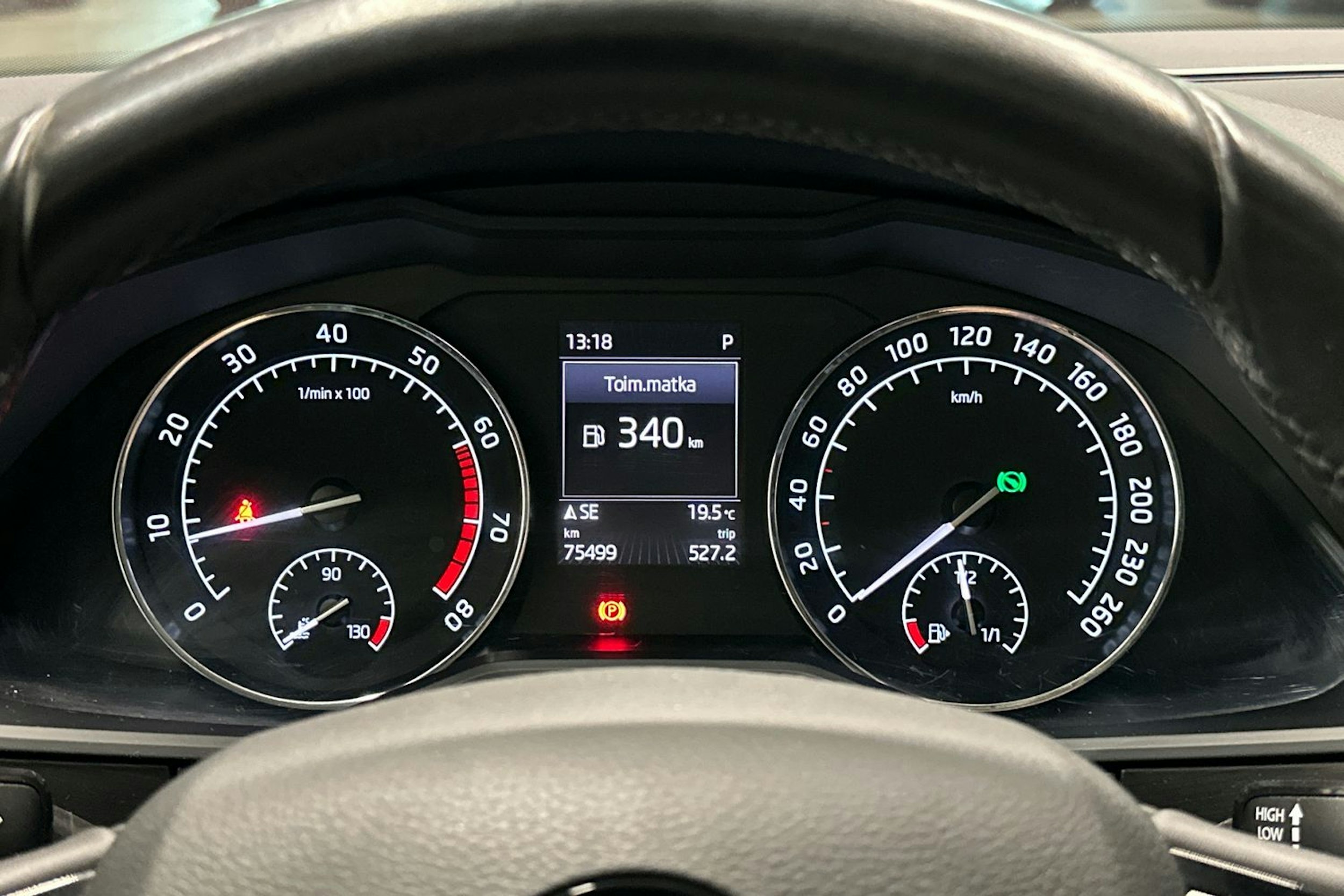 ruskea (beige) Skoda Superb 2016 kuva 17.
