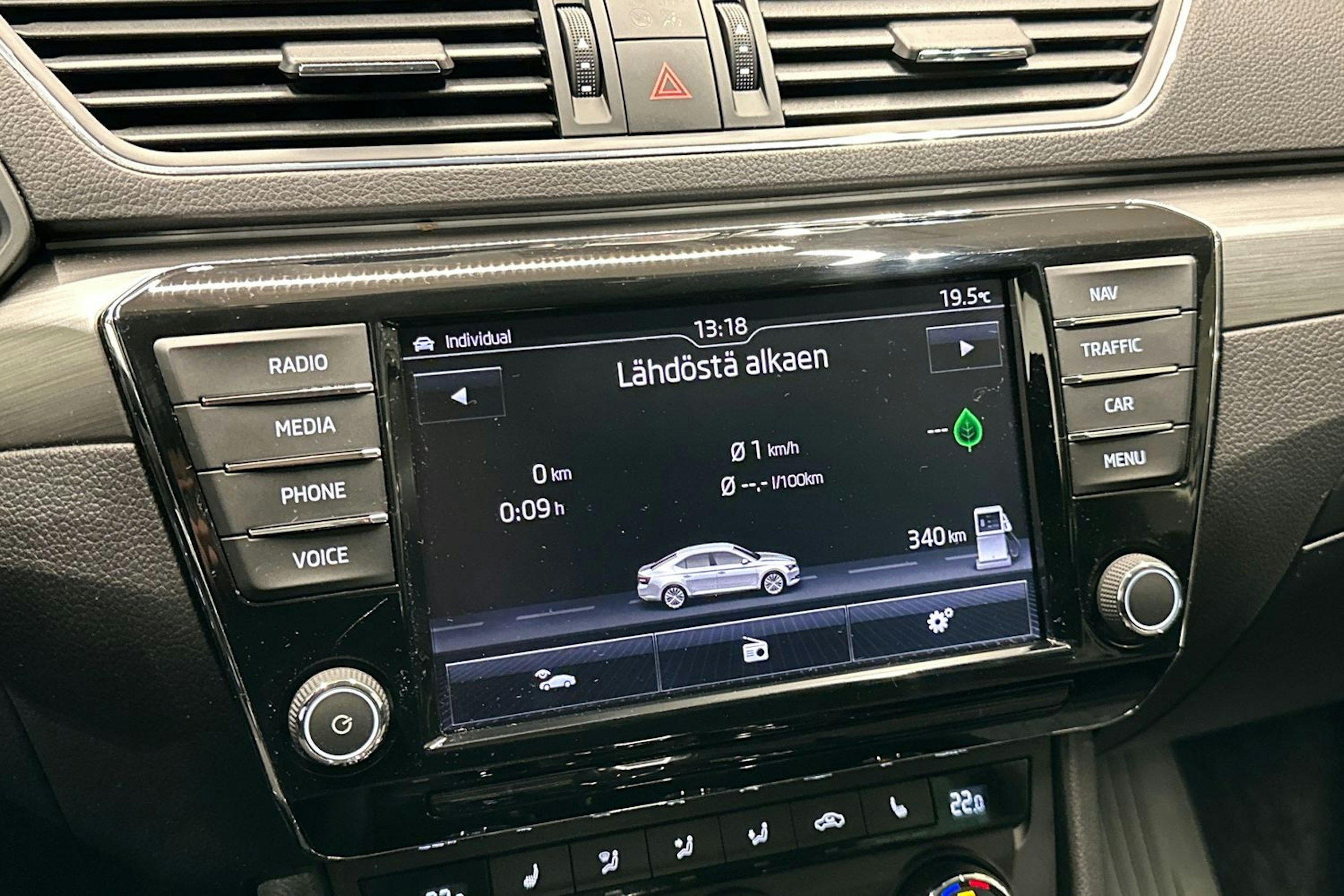 ruskea (beige) Skoda Superb 2016 kuva 18.