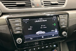ruskea (beige) Skoda Superb 2016 kuva 18.