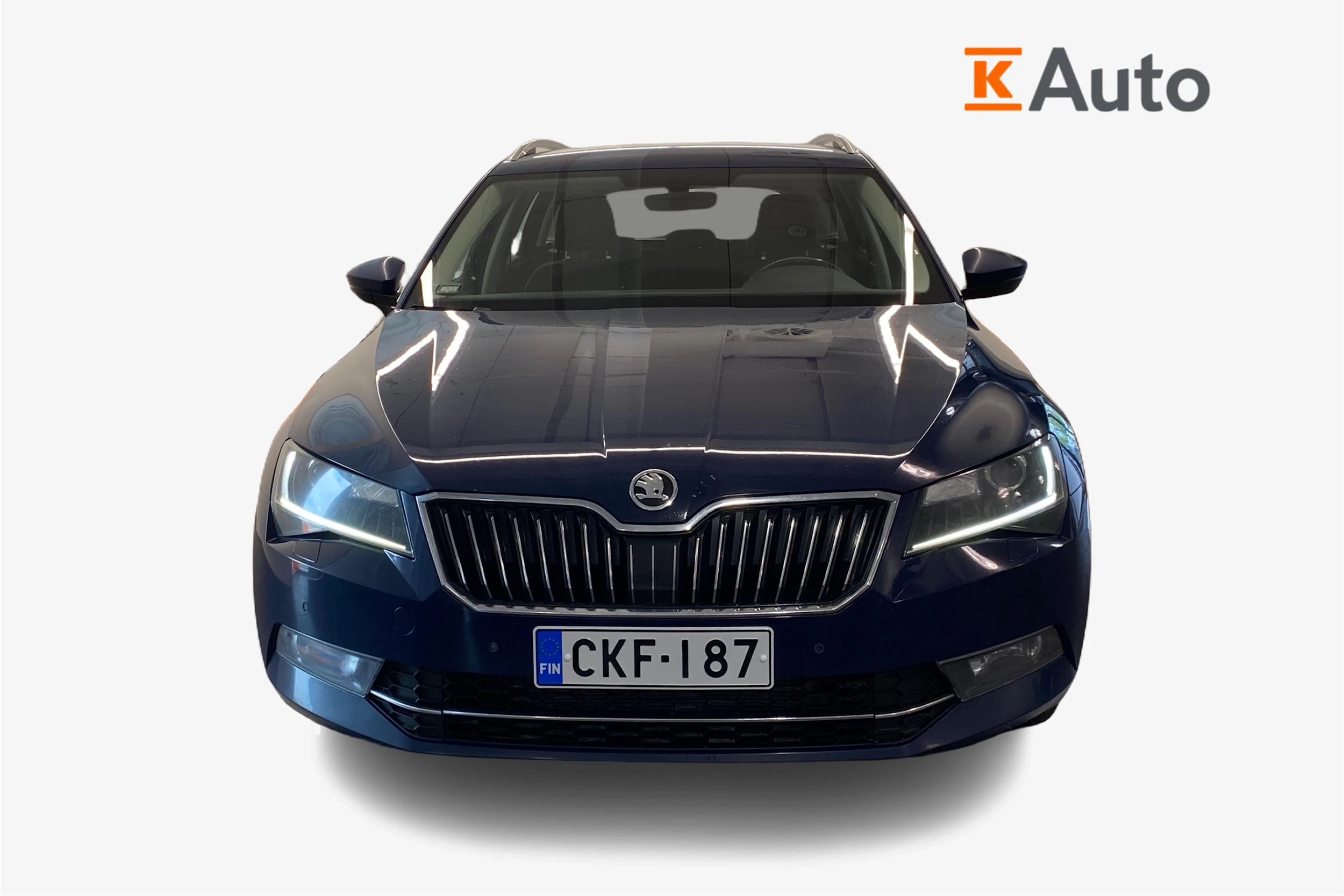 sininen Skoda Superb 2016 kuva 4.