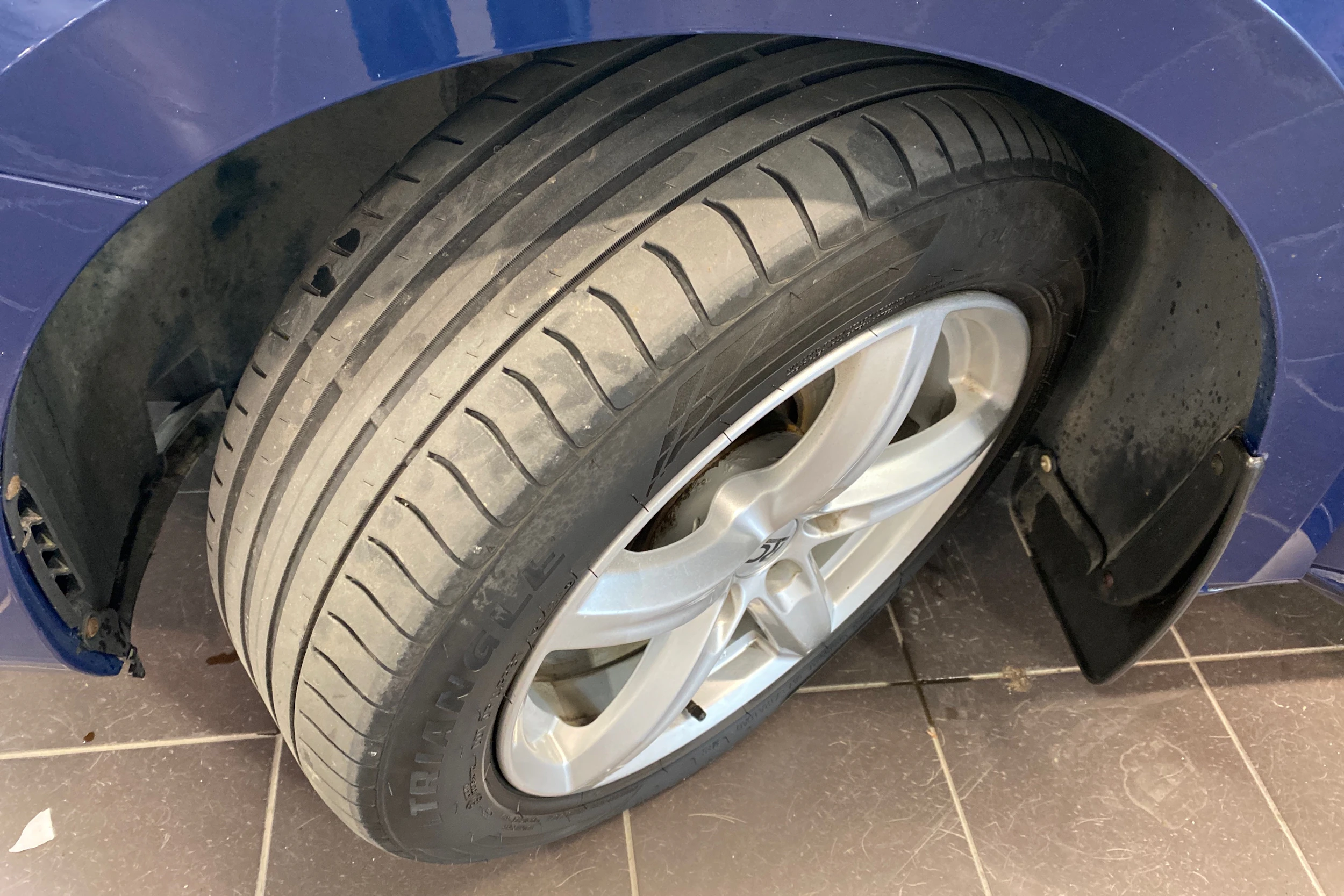 sininen Skoda Superb 2016 kuva 10.