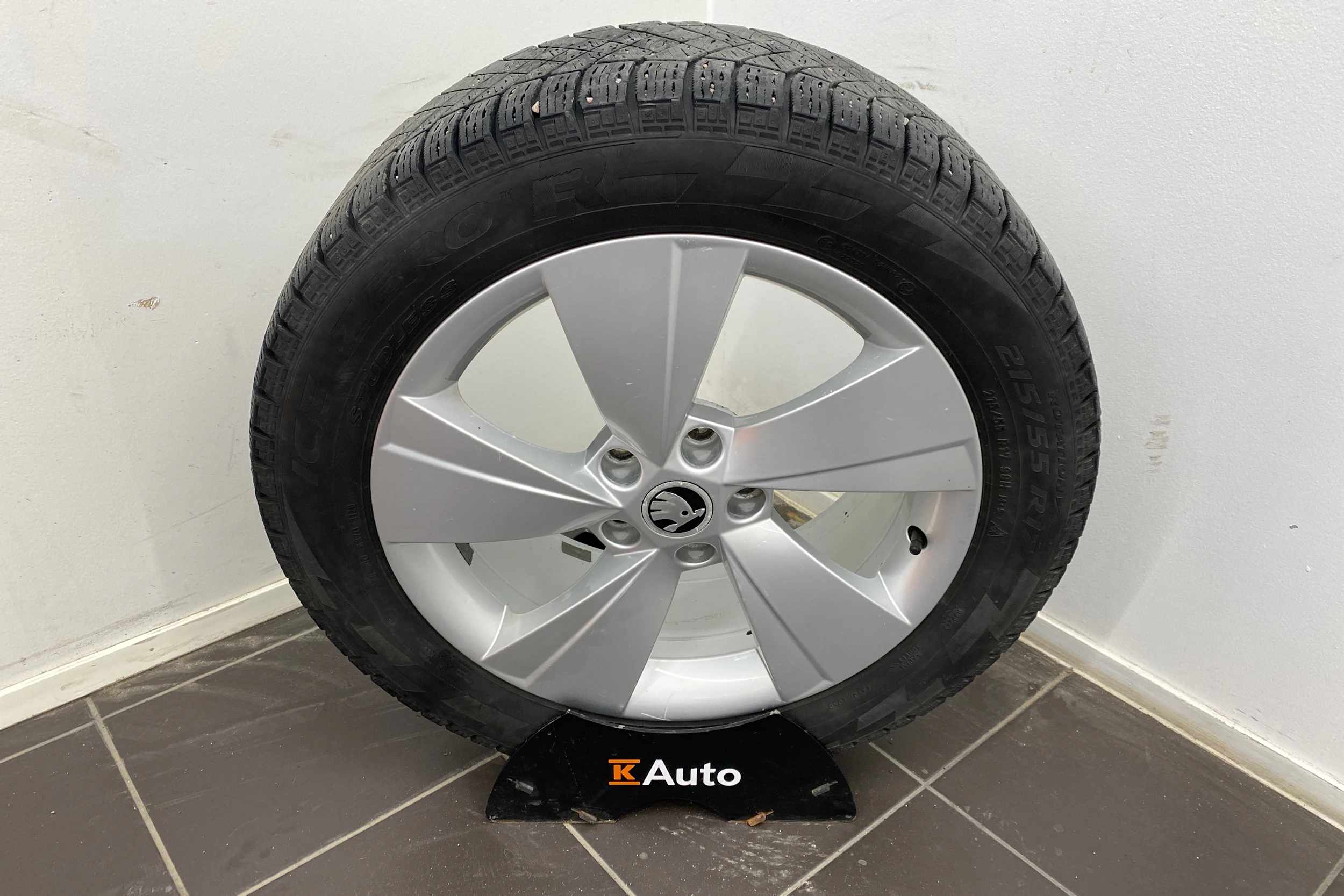 sininen Skoda Superb 2016 kuva 16.