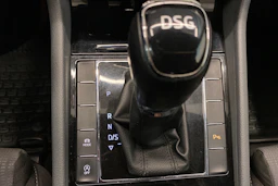 sininen Skoda Superb 2016 kuva 19.