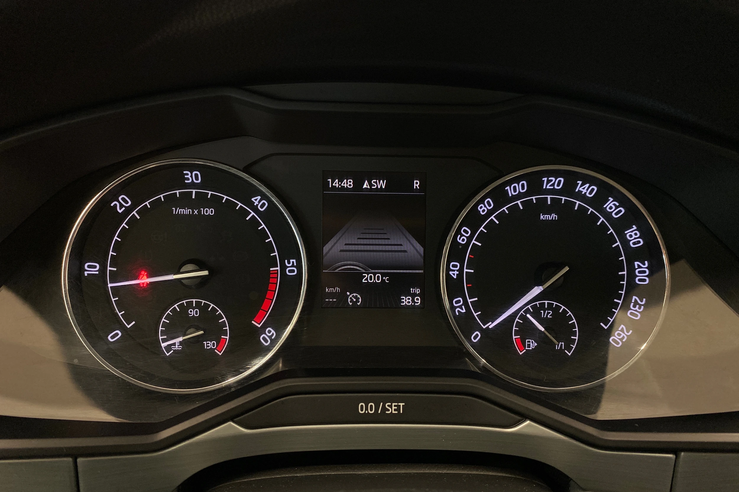 sininen Skoda Superb 2016 kuva 23.