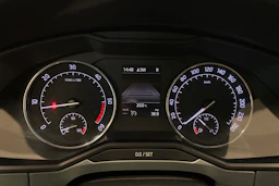 sininen Skoda Superb 2016 kuva 23.