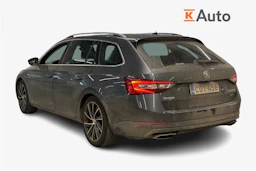 harmaa Skoda Superb 2016 kuva 2.