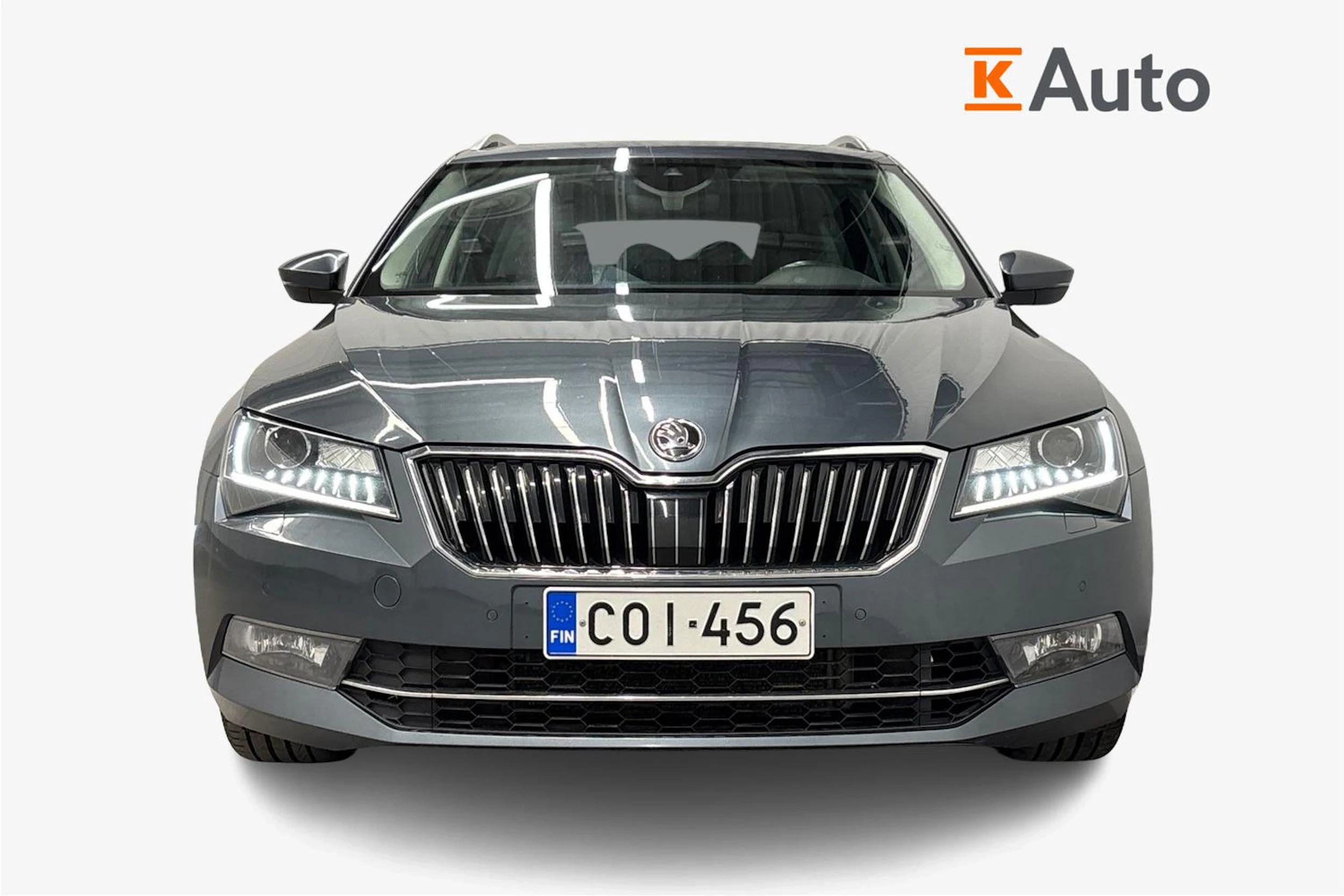 harmaa Skoda Superb 2016 kuva 5.
