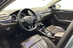 harmaa Skoda Superb 2016 kuva 8.