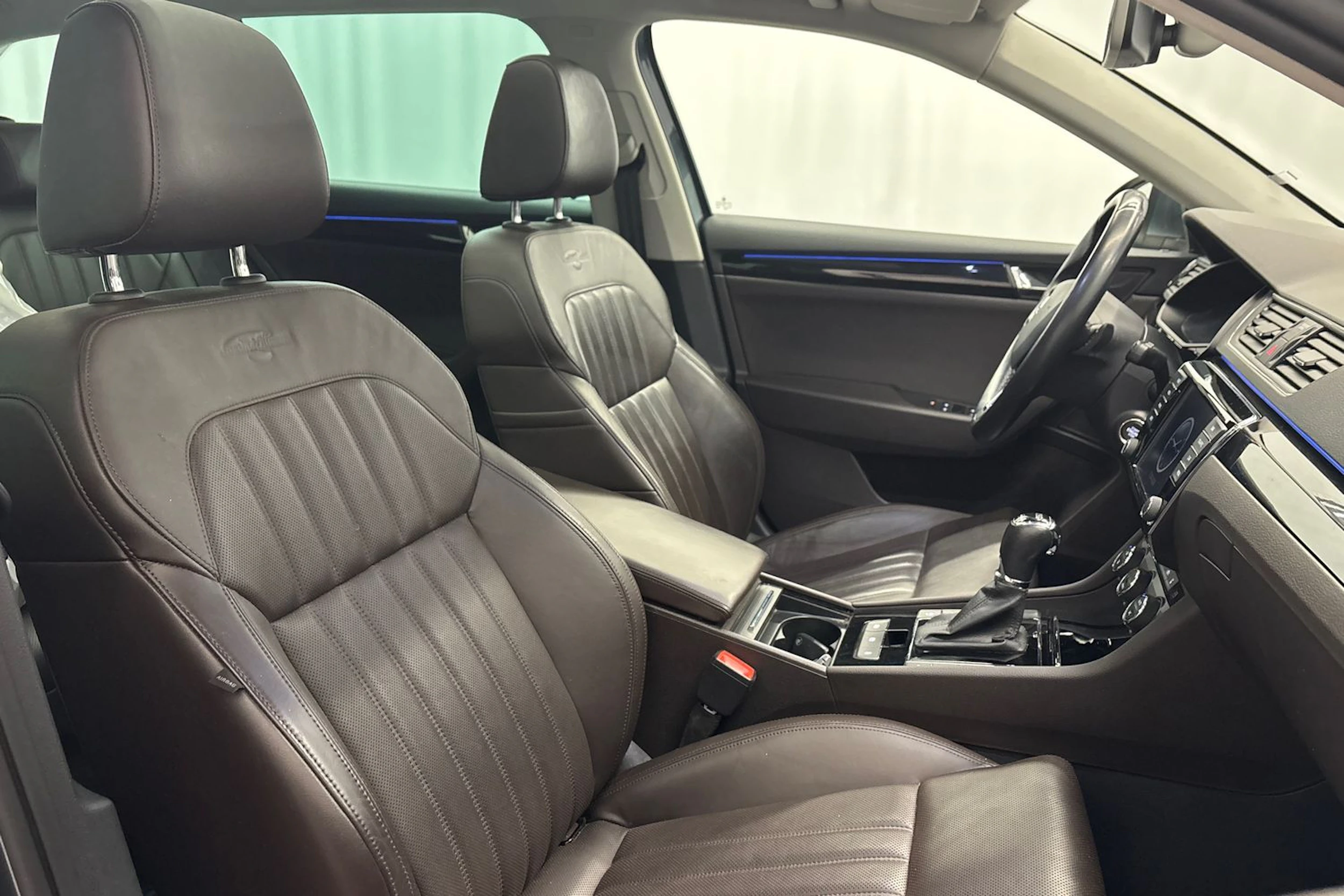 harmaa Skoda Superb 2016 kuva 15.