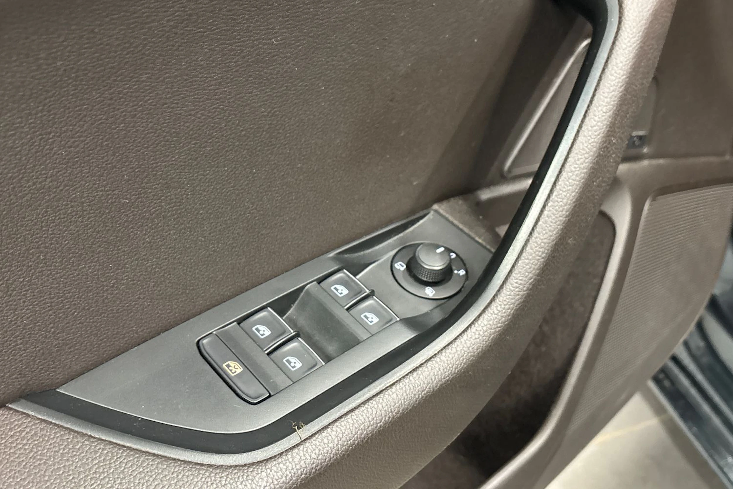 harmaa Skoda Superb 2016 kuva 21.