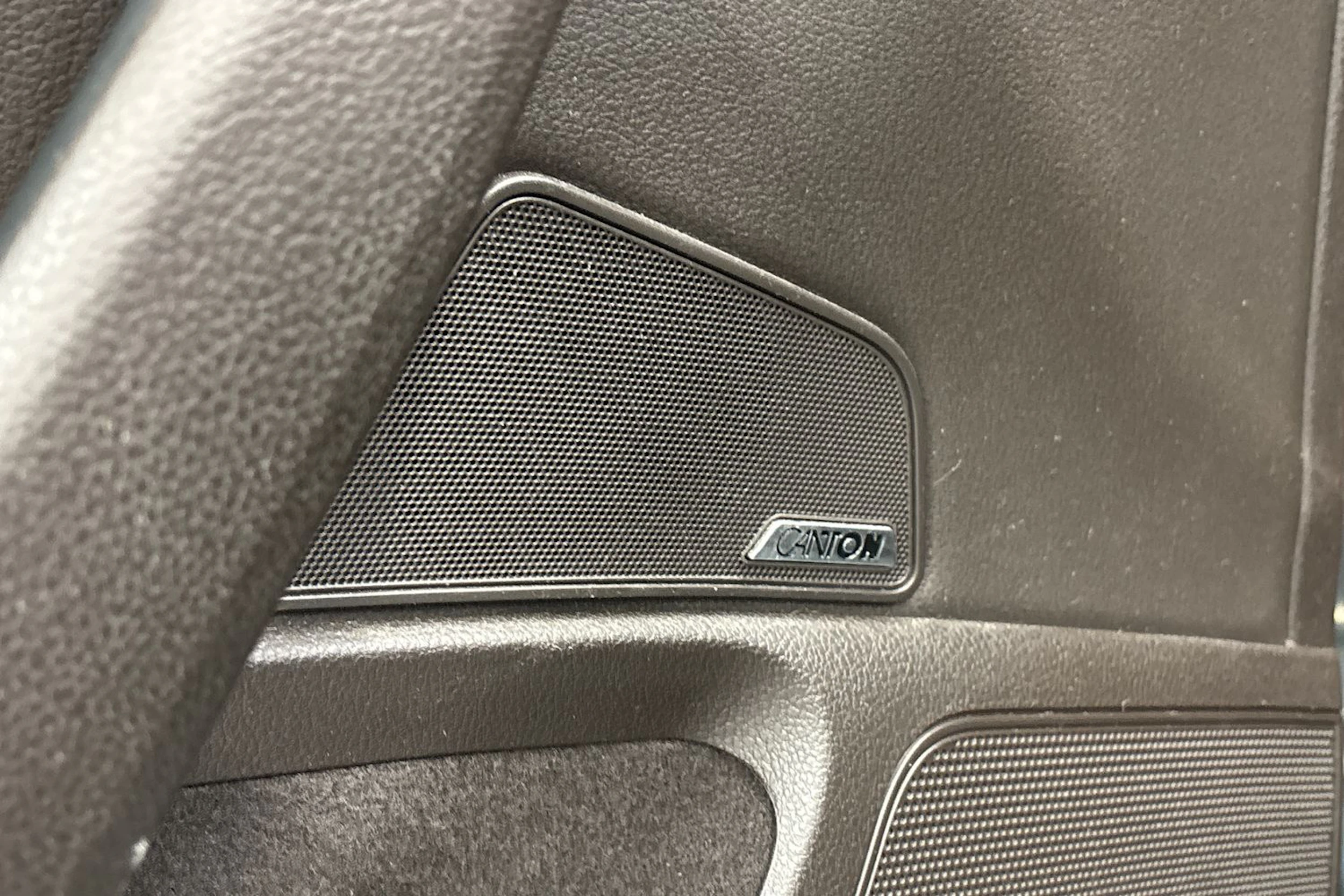 harmaa Skoda Superb 2016 kuva 22.