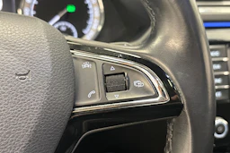 harmaa Skoda Superb 2016 kuva 26.