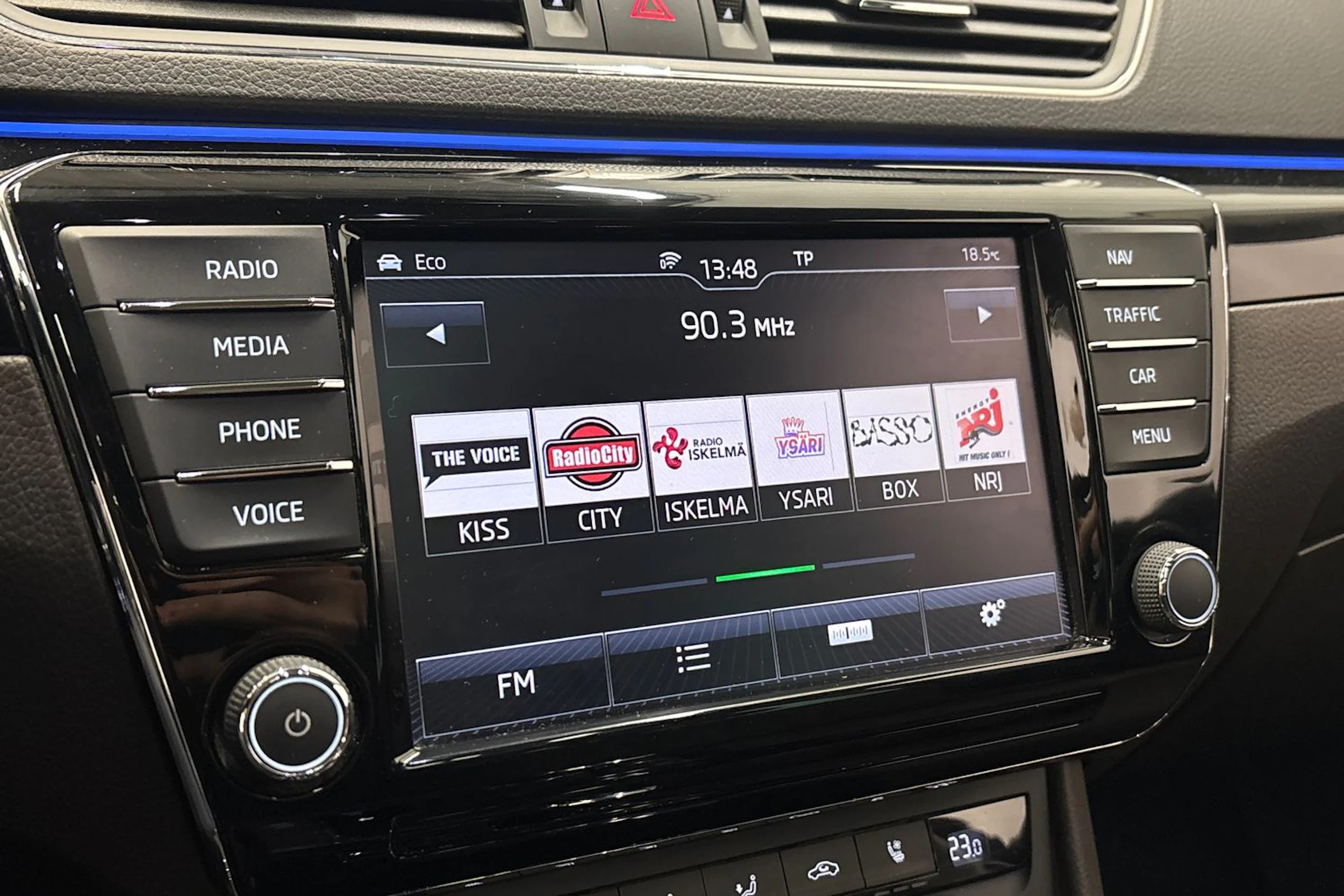 harmaa Skoda Superb 2016 kuva 29.