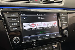 harmaa Skoda Superb 2016 kuva 29.