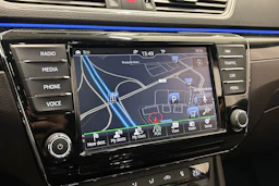 harmaa Skoda Superb 2016 kuva 30.