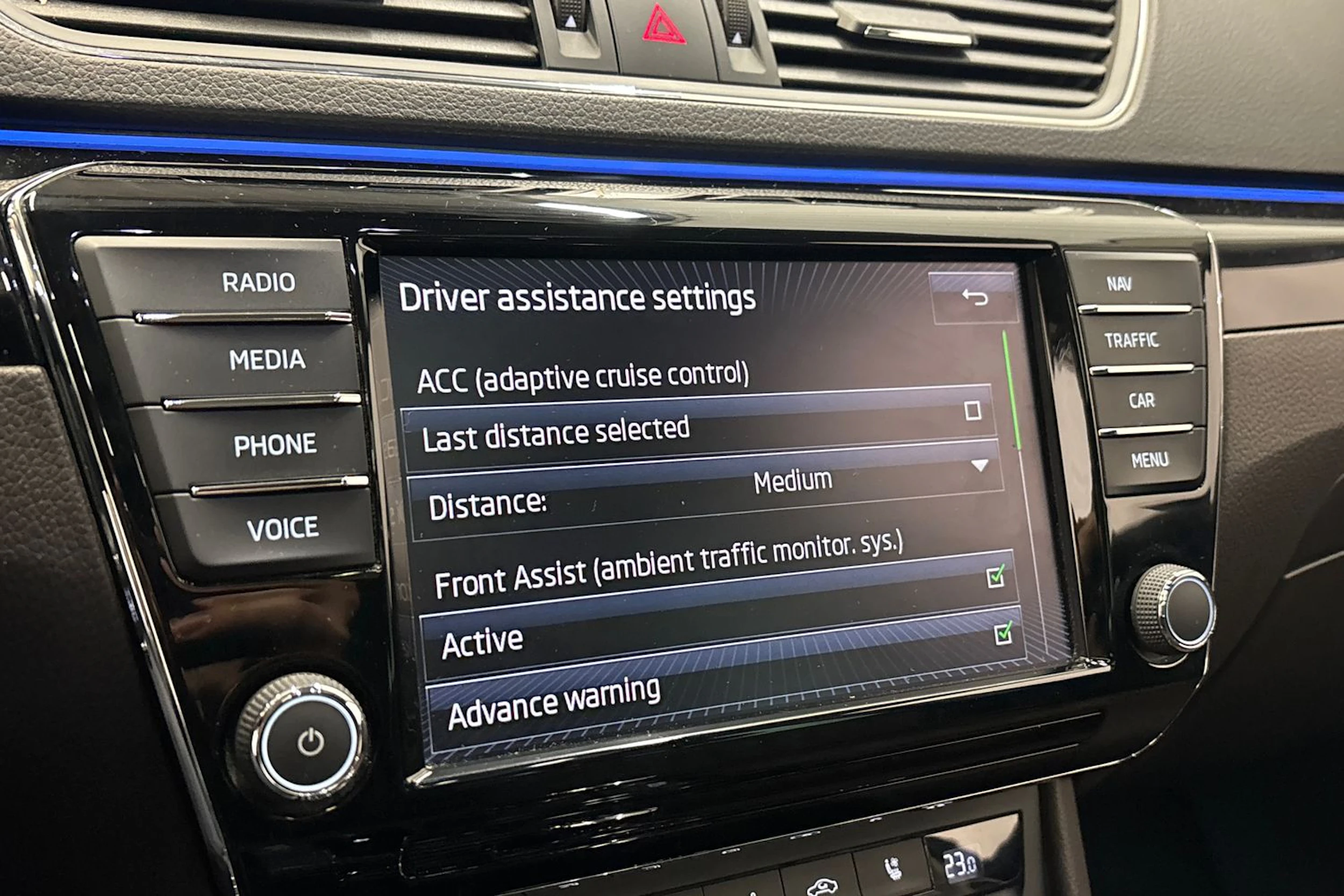 harmaa Skoda Superb 2016 kuva 31.