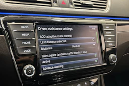 harmaa Skoda Superb 2016 kuva 31.