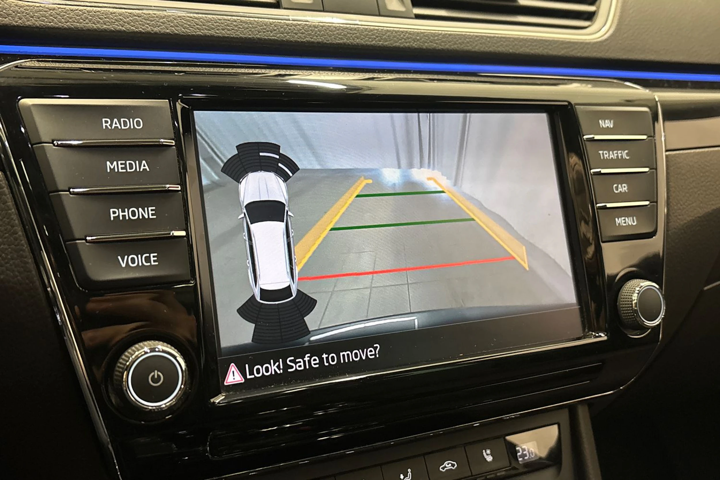 harmaa Skoda Superb 2016 kuva 33.