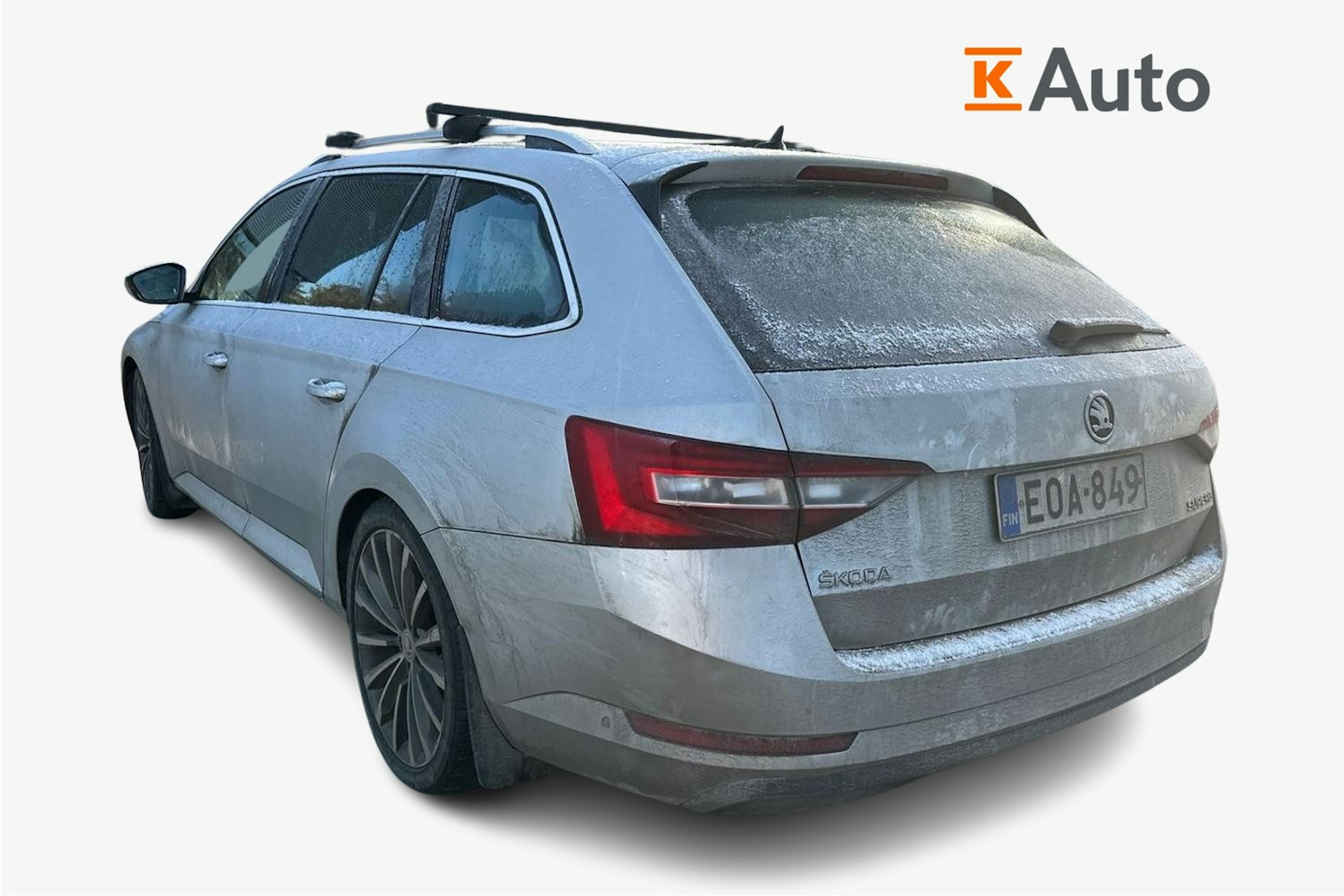 Harmaa Skoda Superb 2016 kuva 2.